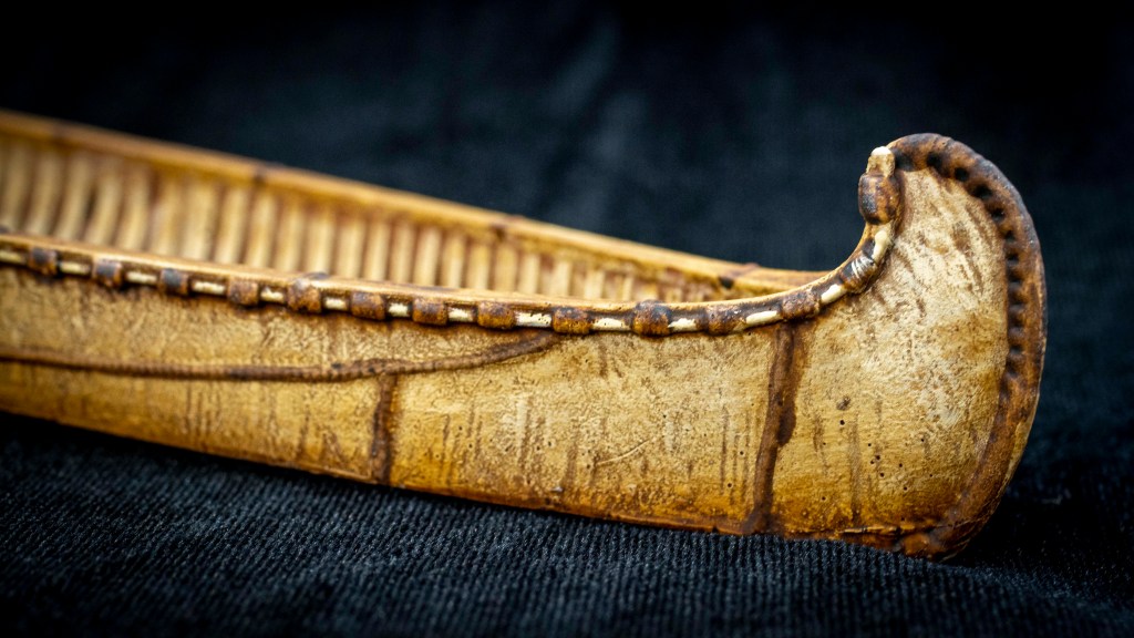 Blood & plunder birchbark canoe details