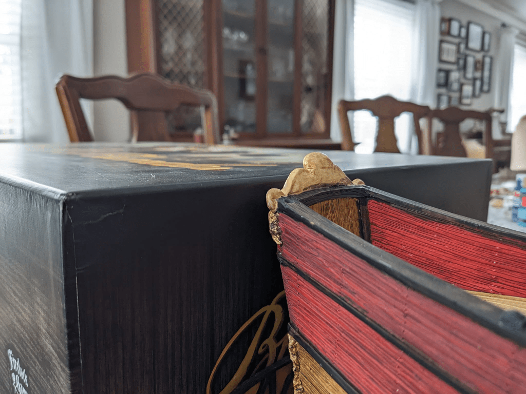 Galleon comparted to the 2-player starter box height